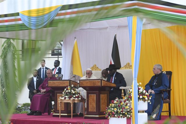 February 3, 2023, x: A handout picture provided by the Vatican Media shows Pope Francis during a meeting with the Authorities, Civil Society and the Diplomatic Corps in the garden of the Presidential Palace, Juba, South Sudan, 03 February 2023. Pope Franc