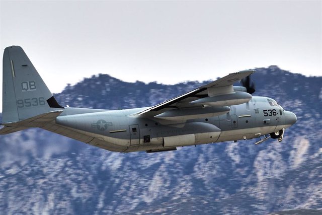 Archivo - Un avión militar C-130 en Palm Springs, Estados Unidos