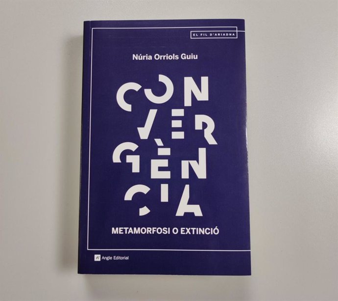 Libro Convergncia. Metamorfosis o extinción (Angle Editorial, 2022) de Núria Orriols