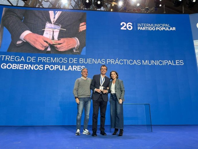 Feijóo premia los 12 proyectos estratégicos que ha presentado José Ballesta