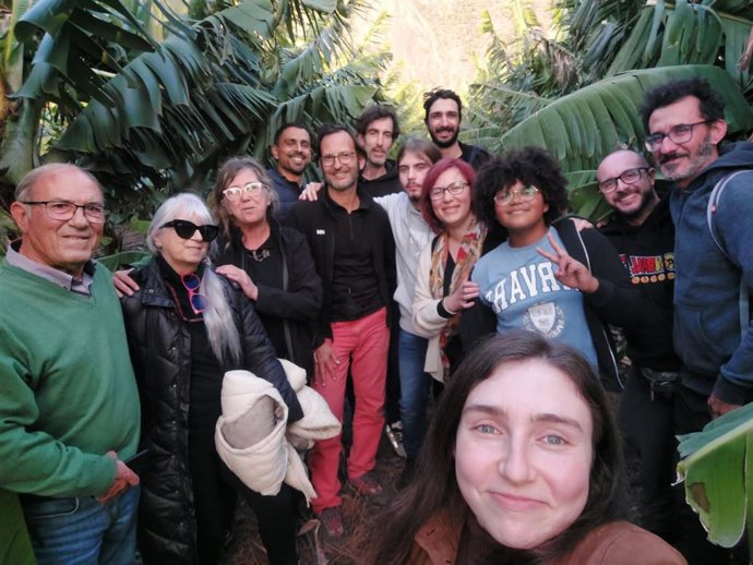 Equipo de rodaje del largometraje documental 'El mapa para tocarte', de la directora palmera Mercedes Afonso