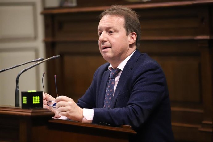 Archivo - El portavoz en materia sanitaria del Grupo Popular en el Parlamento de Canarias, Miguel Ángel Ponce