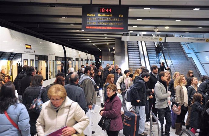 Archivo - Un total de 17 estaciones de Metrovalencia superan el millón de viajeros durante el año 2022