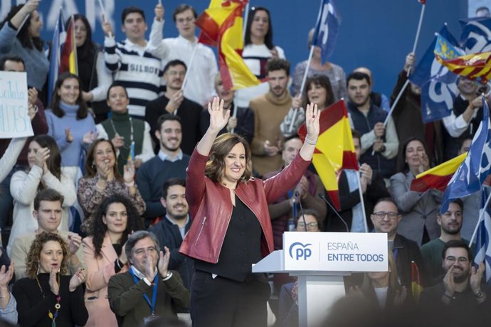 La portavoz del PP en el Ayuntamiento de Valencia, presidenta de la formación en la ciudad y su candidata a la Alcaldía, María José Catalá, durante la clausura de la 26 Intermunicipal del Partido Popular celebrada en esta ciudad. 