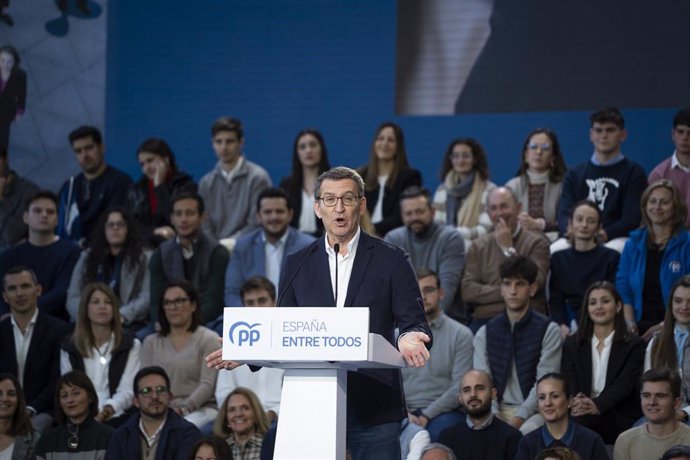 El presidente del Partido Popular, Alberto Núñez Feijóo, clausura  la 26 Intermunicipal del Partido Popular (PP), a 5 de febrero de 2023, en Valencia, Comunidad de Valencia (España). 