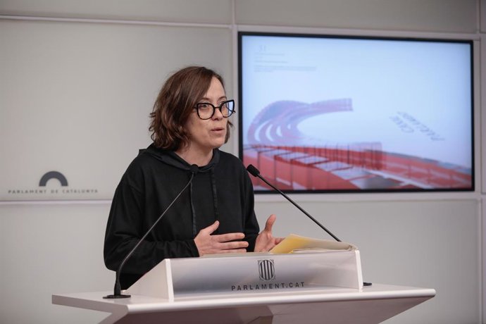 La portaveu de la CUP al Parlament, Eullia Reguant, ofereix una roda de premsa al Parlament, a 1 de febrer de 2023, a Barcelona, Catalunya (Espanya)