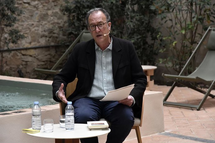 Archivo - Arxivo - El president d'mnium Cultural, Xavier Antich, intervé en l'anunci del Premi d'Honor dels Lletres Catalans, a l'escriptora mallorquina Antnia Vicens, en la seva 54 edició, a l'Hotel H10, a 2 de mar de 2022, a Barcelona