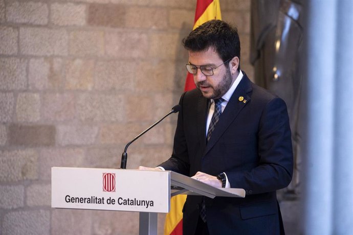 El presidente de la Generalitat, Pere Aragons, durante una rueda de prensa para valorar el acuerdo de los Presupuestos catalanes para 2023, en la Galeria Gtica del Palau de la Generalitat, a 2 de febrero de 2023, en Madrid (España). 
