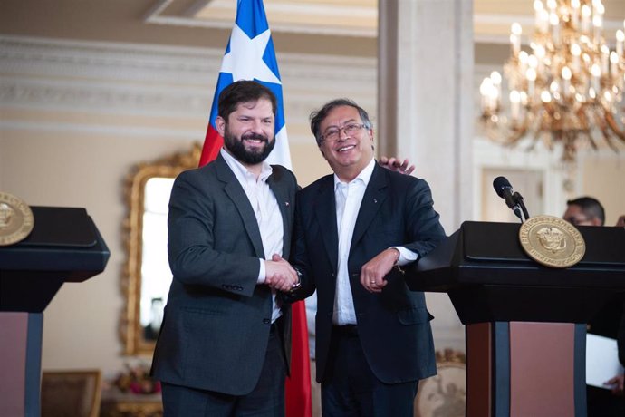Archivo - Los presidentes de Chile y de Colombia, Gabriel Boric y Gustavo Petro, respectivamente, tras una reunión en Bogotá en agosto de 2022