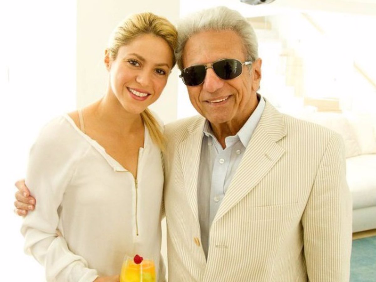 Shakira, preocupada por la salud de su padre, William Mebarak, que tendrá que ser operado de nuevo