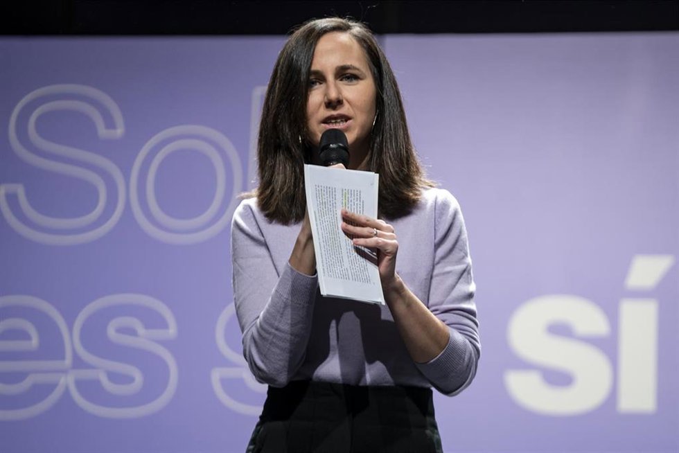La secretaria general de Podemos y ministra de Derechos Sociales y Agenda 2030, Ione Belarra, interviene durante el acto '¿Consentiste o no? Solo sí es sí', en el Círculo de Bellas Artes, a 5 de febrero de 2023, en Madrid, (España). 