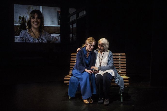 Archivo - 'El Perfume Del Tiempo', De Arden