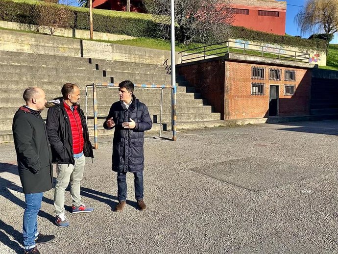 Daniel Fernández (PSOE) inicia una ronda de visitas a los colegios públicos para defender sus necesidades