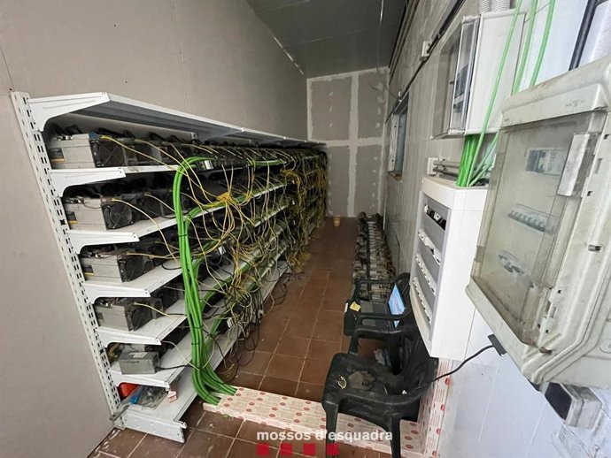 La granja de criptomonedes desmantellada