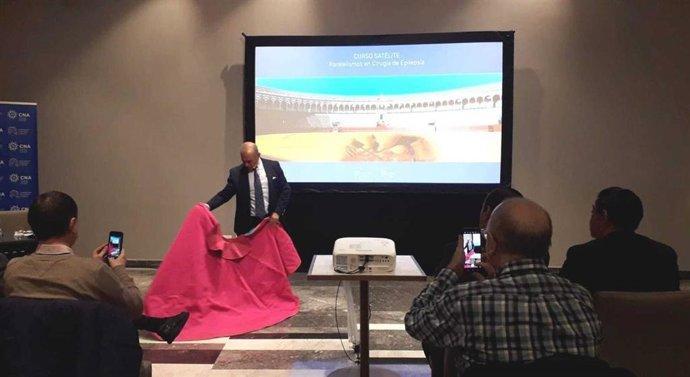 Un momento de la intervención del ponente Juan Ramón Romero.