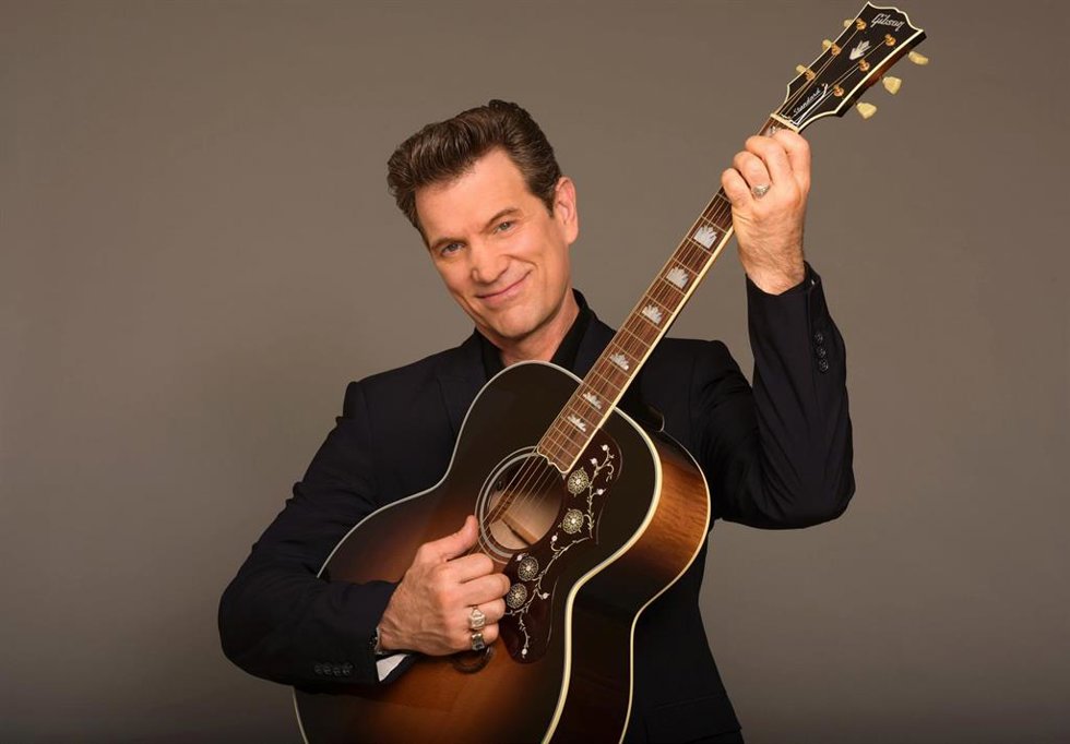 Archivo - El artista Chris Isaak
