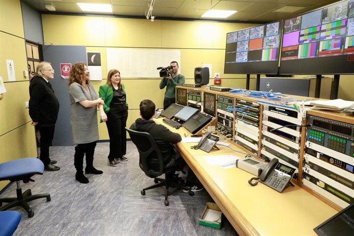 Manresa, Armengol y Garrido, en las instalaciones de IB3.