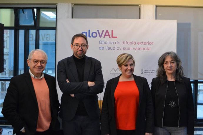 El director del IVC, Abel Guarinós; el director adjunto de Audiovisuales y Cinematografía del IVC, Francesc Felipe; la consellera de Cultura, Raquel Tamarit; y la presidenta de la Academia Valenciana del Audiovisual, Teresa Cebrián
