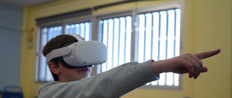 Gafas de realidad virtual con las que ya cuentan los colegios de Carmona, en Sevilla.