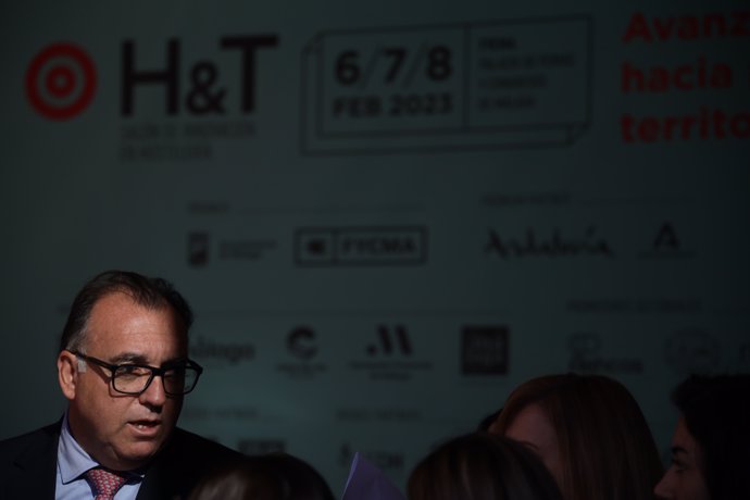 El consejero de Turismo, Cultura y Deporte, Arturo Bernal, en la inauguración de la XV edición de H&T, Salón de Innovación en Hostelería