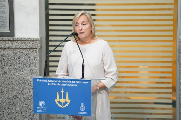 Archivo - La presidenta de la Audiencia de Bizkaia, Reyes Goenaga, interviene durante un homenaje al magistrado José María Lidón,  a 11 de noviembre de 2022, en Bilbao