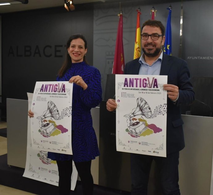 La diputada provincial de Turismo de la Diputación de Albacete, Raquel Ruiz, y el concejal de Promoción de la Ciudad, Turismo, Comercio y Deportes de Albacete, Modesto Belinchón.