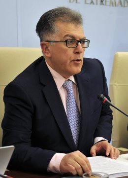 El coordinador de Ecologistas en Acción Extremadura, Ángel García Calle, en la Asamblea