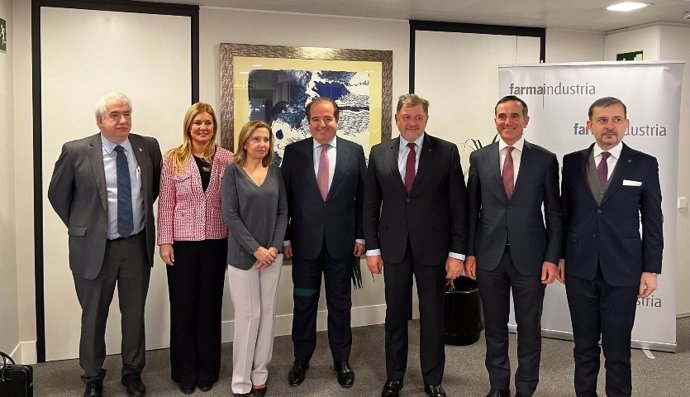 Representantes de Farmaindustria se reúnen con el ministro de Salud y el embajador de Rumanía en España, Alexandru Rafila y George Gabriel Bologan. En Madrid (España), a 6 de febrero de 2023.