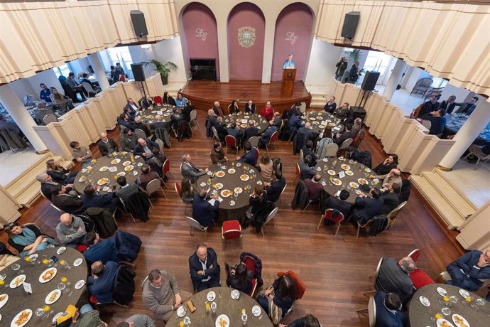 O presidente do PPdeG, Alfonso Rueda, nun almorzo con empresarios en Pontevedra.