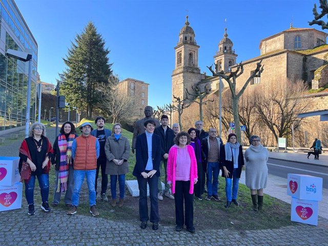 La portavoz nacional del BNG, Ana Pontón, presenta el primer tramo de la lista que encabeza Goretti Sanmartín en la capital compostelana para las elecciones del 28 de mayo