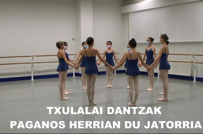 Bailarinas del Conservatorio 'José Uruñuela