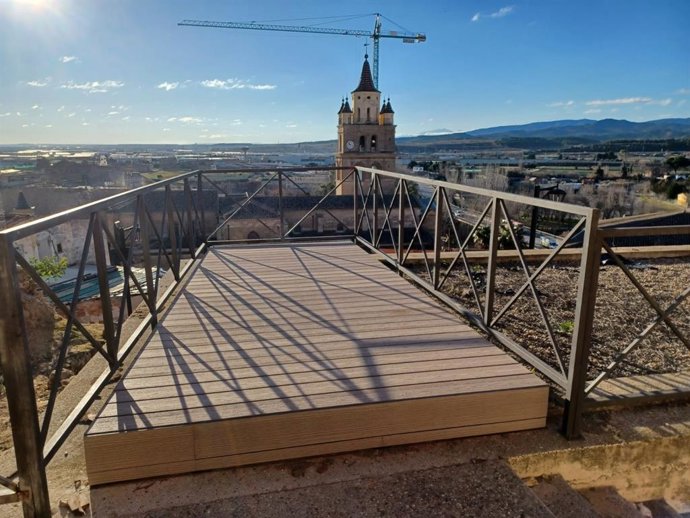 Renovado el mirador sobre el yacimiento de El Sequeral de Calahorra