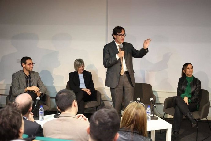 El líder del PSC, Salvador Illa, en el acto 'Ronda Nord, una infraestructura necessria per al Valls' con la alcaldesa de Sabadell Marta Farrés, el alcalde de Castellar Ignasi Giménez y la candidata por Terrassa Eva Candela en Castellar.