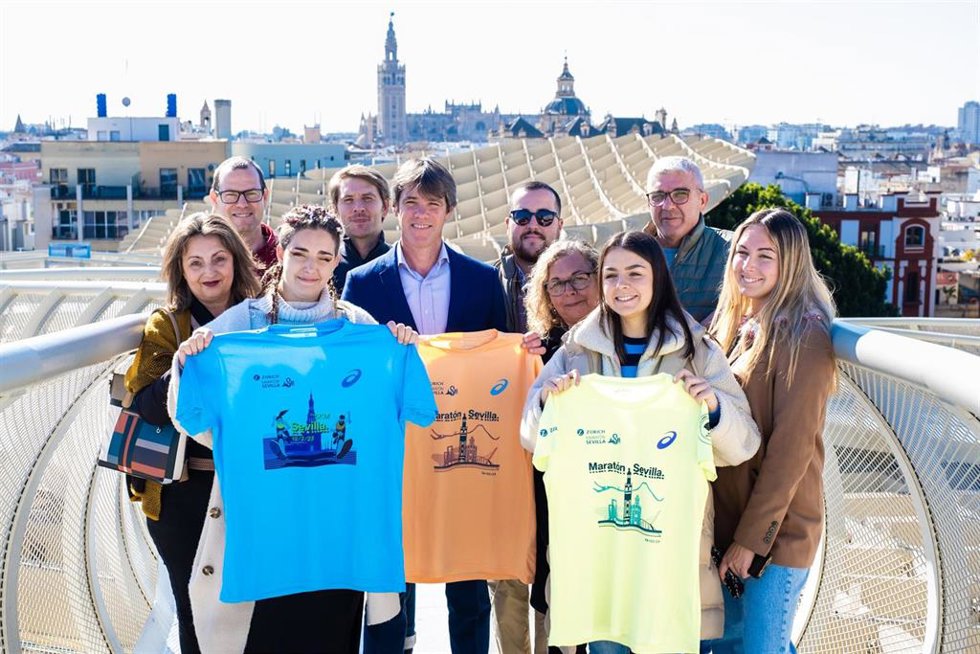 Zurich Maratón presenta sus camisetas Asics con diseños de estudiantes de la Facultad de Bellas Artes de la US