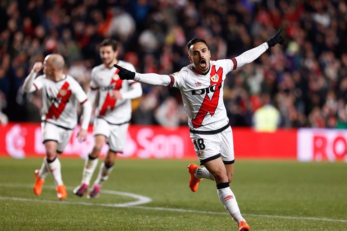 Alvaro García celebra el 2-0 en el Rayo Vallecano-Almería de LaLiga Santander 2022-2023