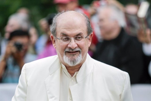 Archivo - El escritor Salman Rushdie 