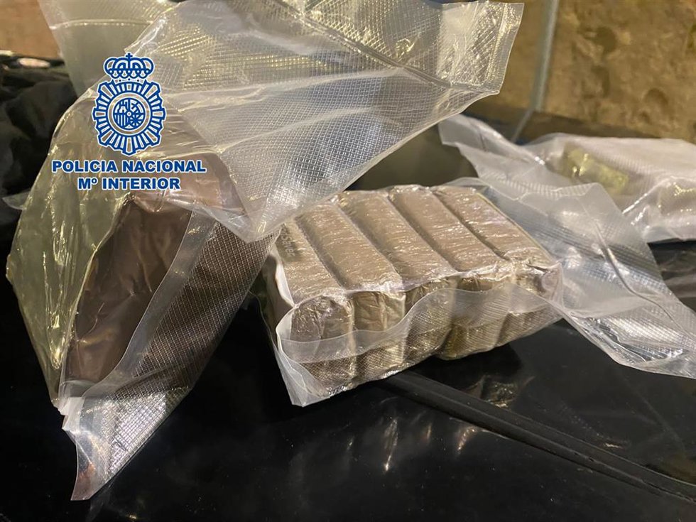 Cuatro detenidos en Linares (Jaén) por tráfico de drogas en una vivienda próxima a un instituto