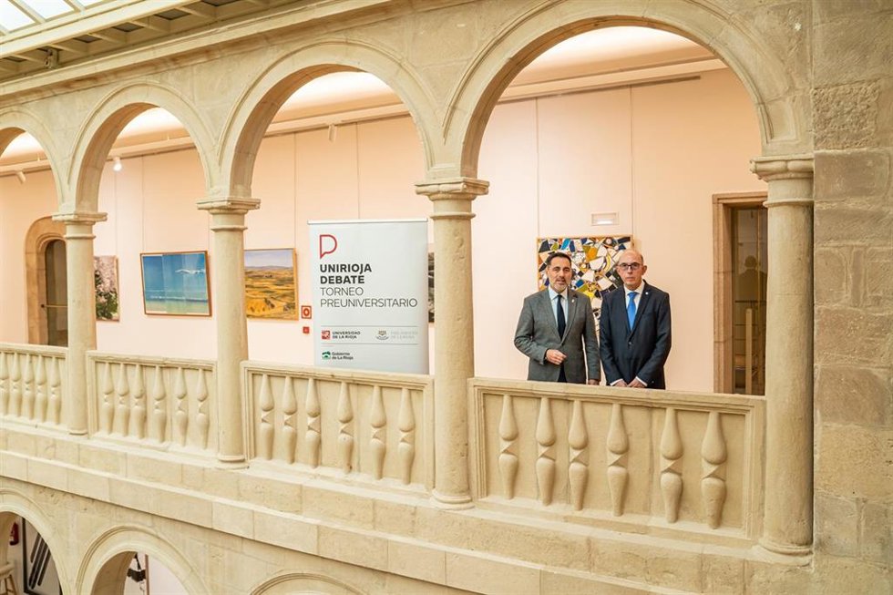 Firma Convenio Torneo Debate Unirioja
