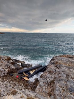 Una embarcación de migrantes encallada en Grecia