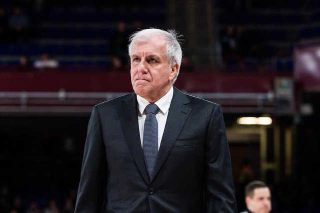 Archivo - El entrenador de baloncesto Zeljko Obradovic