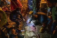Rescatades una mare i el seu nadó després de 29 hores sota la runa d'un edifici a Turquia