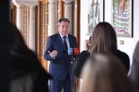 Espadas replica a Moreno que tiene "capacidad" de actuar ante la subida de hipotecas y "rechazó" una propuesta de PSOE-A