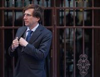 Almeida asocia fin de mascarillas en transporte con "necesidad de lanzar candidatura de Darias" a Alcaldía de Las Palmas