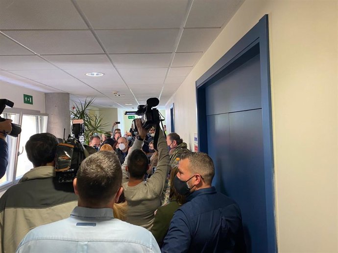 Archivo - Momento en que los manifestantes irrumpían en el Ayuntamiento de Lorca