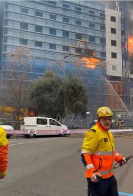 Un bloque de Sabadell (Barcelona) ha sufrido un incendio ya extinguido la mañana de este martes