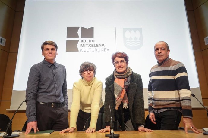 Koldo Mitxelenak web eta marka berria izango ditu