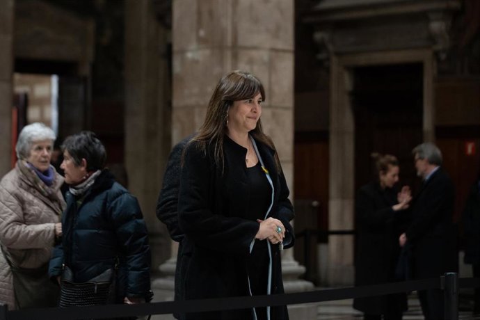 La presidenta de Junts Laura Borrs, en la capilla ardiente del periodista y escritor Josep Maria Espins