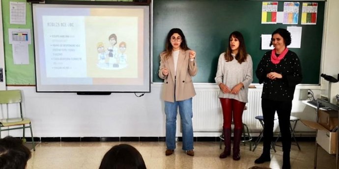 Actividad 'Científicas en el aula' del Govern.