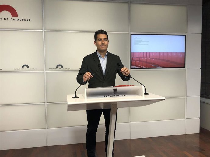 El diputado de Cs Nacho Martín Blanco en una rueda de prensa en el Parlament.