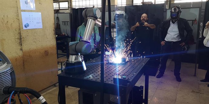 Brazo soldador en el IES Politcnic de Palma.